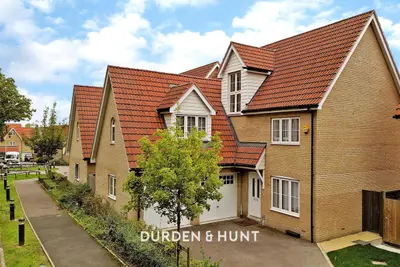 Tamarind Grove, Chigwell, IG7