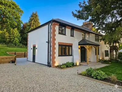 Mount Cottage Main Road, Knockholt, Sevenoaks, Kent, TN14