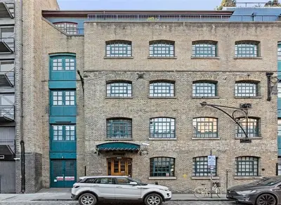 Wapping Wall, Wapping, E1W