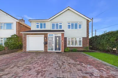 St. Johns Way, Densole, CT18