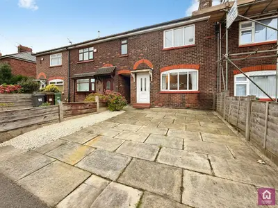 Cuckoo Lane, Prestwich, M25