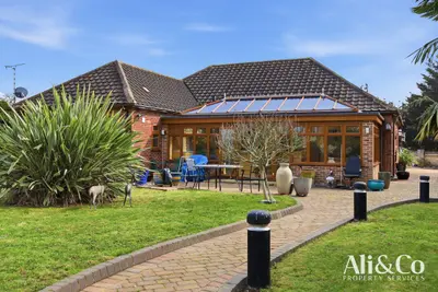 North Stifford, Essex, RM16 3NP