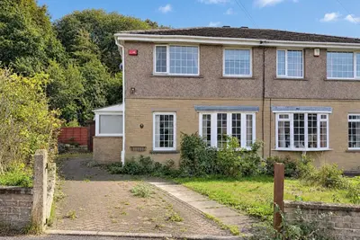 Wyke Old Lane, Brighouse, HD6