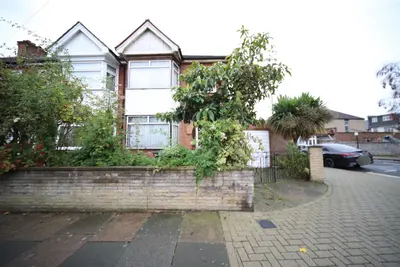 Stirling Road, London N22 5BP
