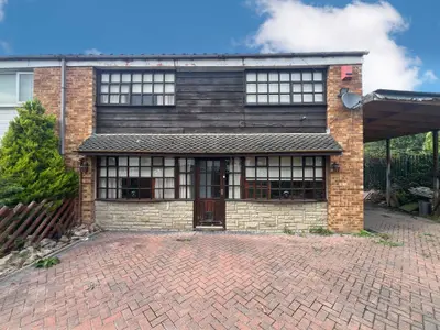 Aire Place, Winsford