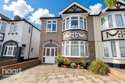 Rosedene Gardens, Gants Hill, IG2