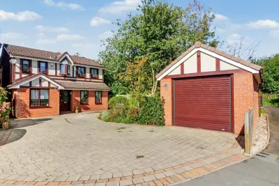 Sudbourne Close, Packmoor, ST6
