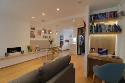 Riverside Mansions, E1W