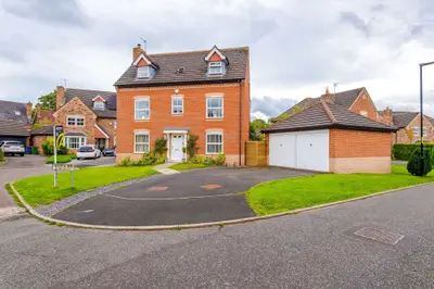 Chesterton Drive, Winwick, Warrington, Warrington, WA2 8XF