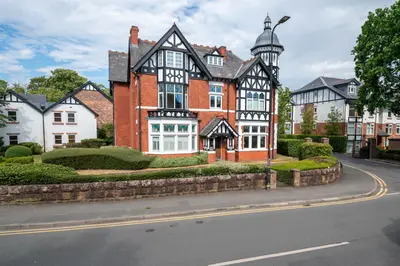 Wolf Grange, Altrincham, WA15