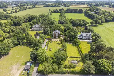 Oakfield Road, Childer Thornton, Cheshire, CH66 7NX