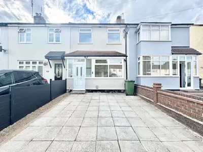 Northumberland Avenue, Hornchurch, RM11