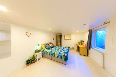 Room 3, 12 St. Pauls Street North, Cheltenham, GL50 4AQ
