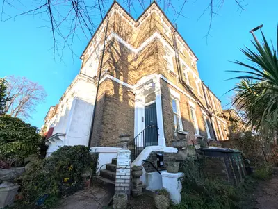 London, SE5