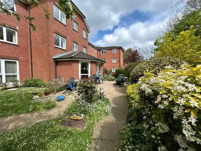 St. Peters Close, Hove, BN3