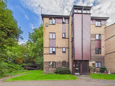 St Pauls Court, RG1