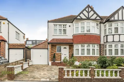 South Norwood Hill, London, SE25