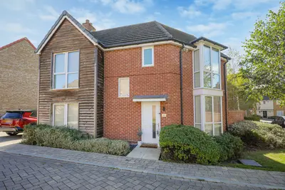Arthur Maybury Close, Ashford, TN23