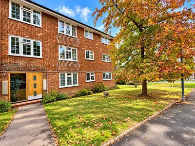 Ferndown Close, Guildford, GU1