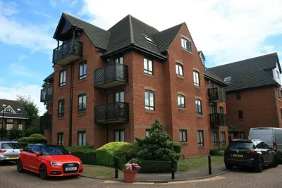 Boleyn Court, Epping New Road, Buckhurst Hill IG9