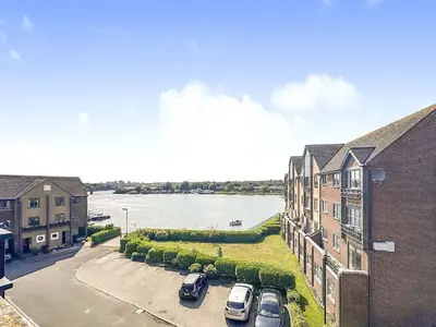Riverdene Place, Southampton, Hampshire, SO18