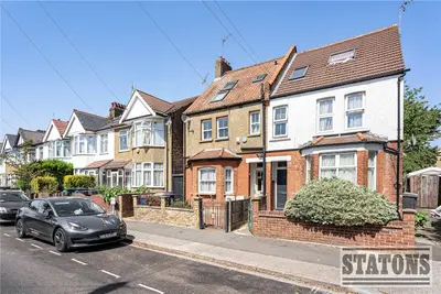 Hutton Grove, Woodside Park, Totteridge, London, N12 8DR