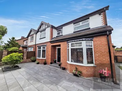 Park Avenue, Sale, M33