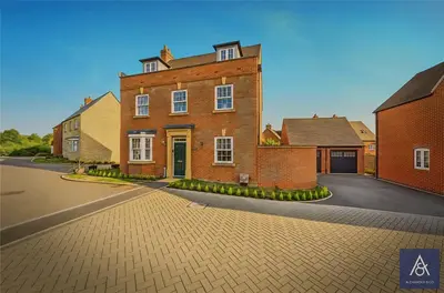 Foxhills Way, Brackley, NN13