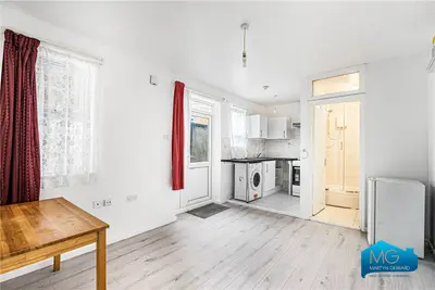 Myddleton Road, London, N22