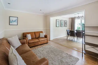 Martin Road, Guildford, GU2 9NX