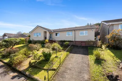 24 Lovat Avenue, Bearsden, G61 2JW