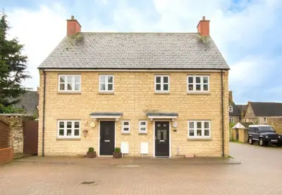 Butchers Court, Witney, OX28