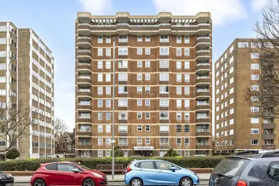 Grand Avenue, Hove, BN3