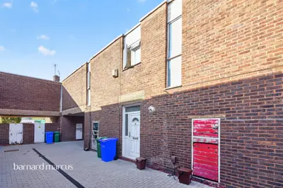 Manor Grove, London, SE15