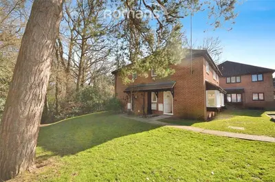 Langtons Meadow, Farnham Common, SL2