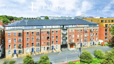 Palmyra Square North, Warrington, WA1