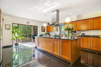 The Avenue, Whyteleafe, CR3 0AQ