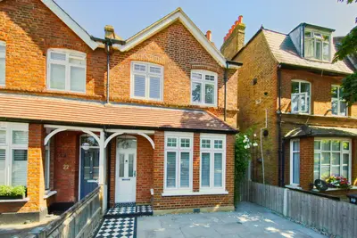 Cedars Road, Hampton Wick, KT1 4BE
