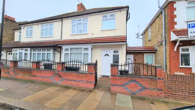 Standard Road, Hounslow, TW4
