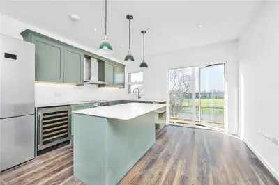 Ronian Villas, Elm Grove, Wimbledon, London, SW19 4ES