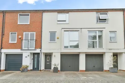 Alcock Crescent, Crayford, DA1