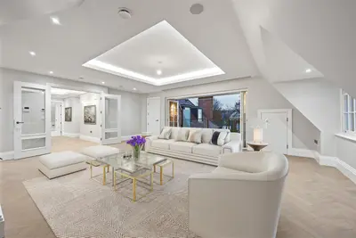 The Bishops Avenue, Hampstead Garden Suburb, London, N2 0BB