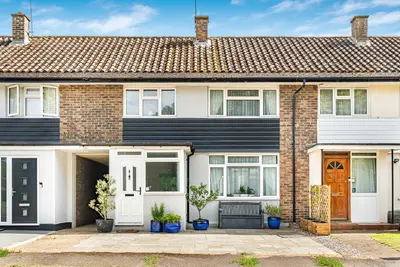 Portsmouth Road, Cobham, KT11