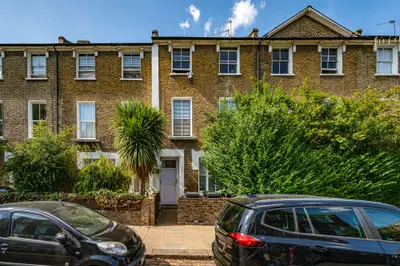 Flat C, 8 Gillies Street, London
