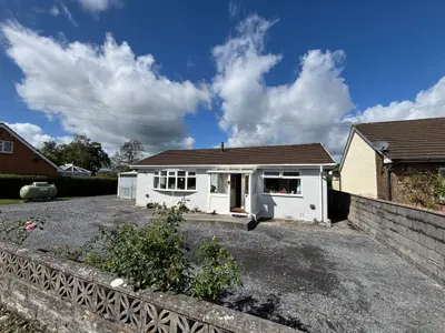 Llangadog, SA19