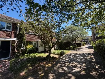 Breamwater Gardens, Richmond, TW10