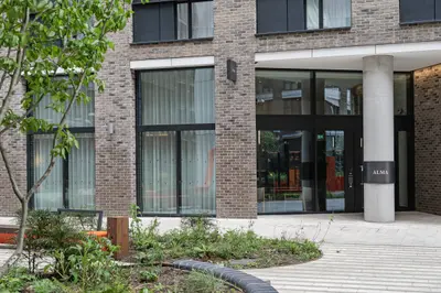 Flat 2502, Alma, 5 New Drum Street, London