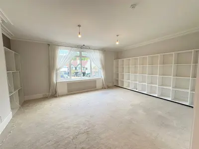 Station Avenue, Caterham, CR3