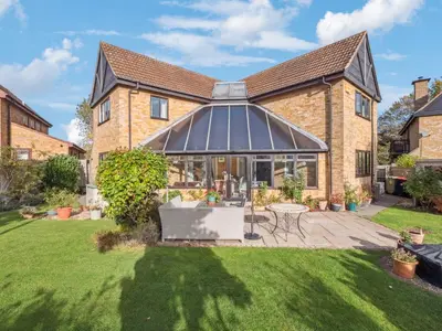 Solar Court, Great Linford