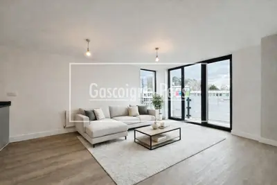 Farnborough Road, Farnborough, GU14